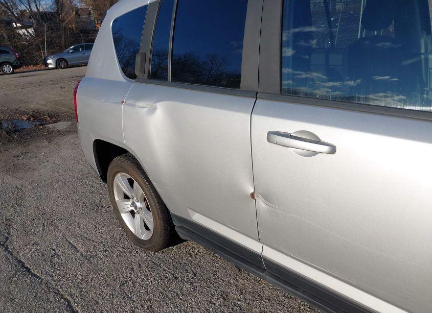 Photo 6 of 2012 Jeep Compass LATITUDE (VIN 1C4NJDEB5CD662013)