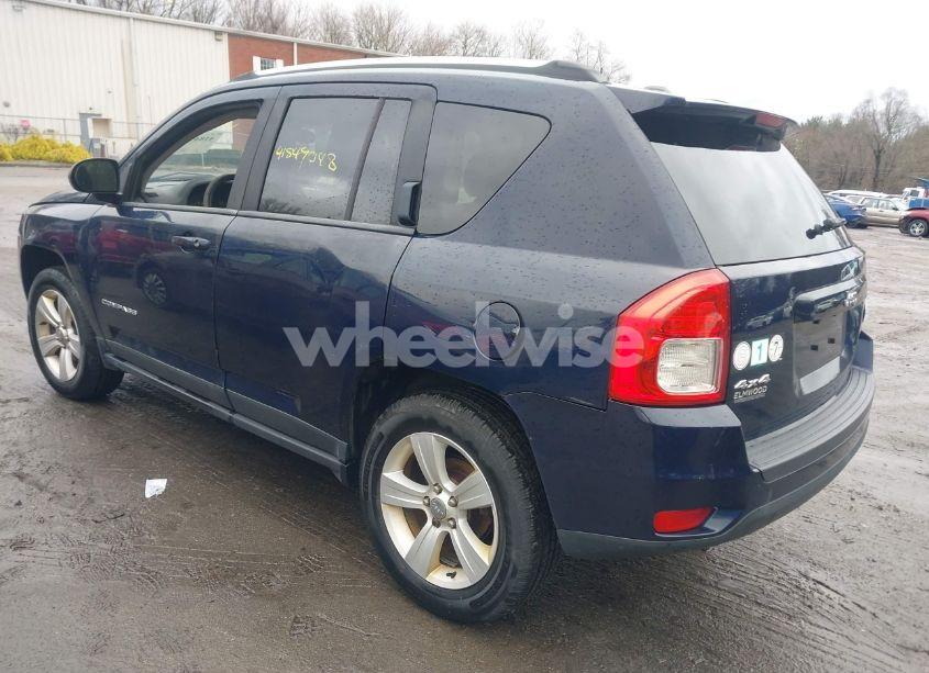 Photo 3 of 2013 Jeep Compass LATITUDE (VIN 1C4NJDEB5DD218146)