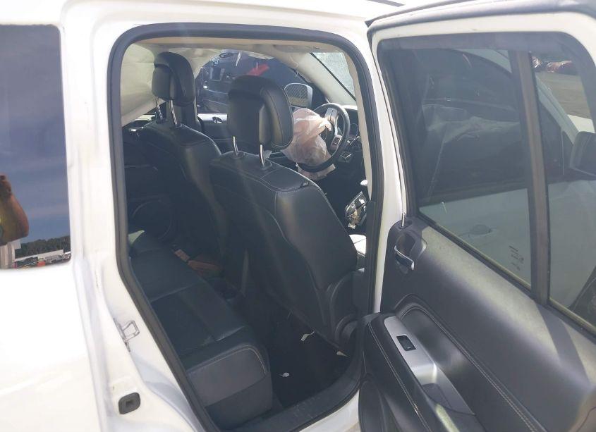 Photo 8 of 2014 Jeep Compass LATITUDE (VIN 1C4NJDEB5ED501003)