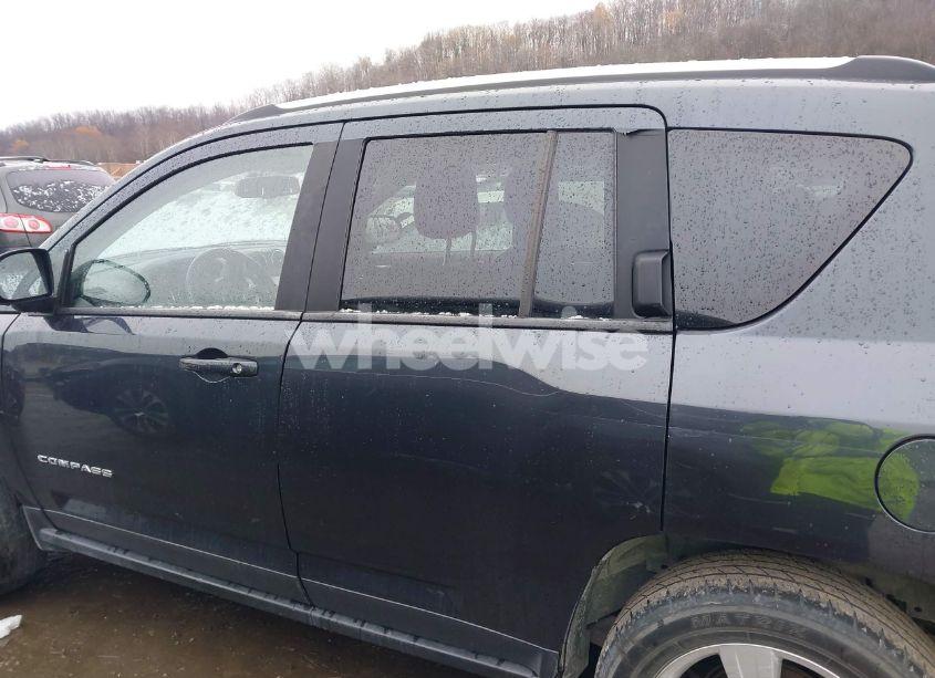 Photo 14 of 2014 Jeep Compass LATITUDE (VIN 1C4NJDEB5ED661172)