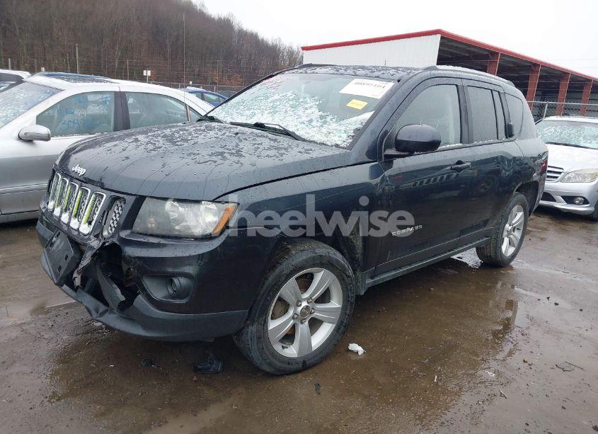 Photo 2 of 2014 Jeep Compass LATITUDE (VIN 1C4NJDEB5ED661172)