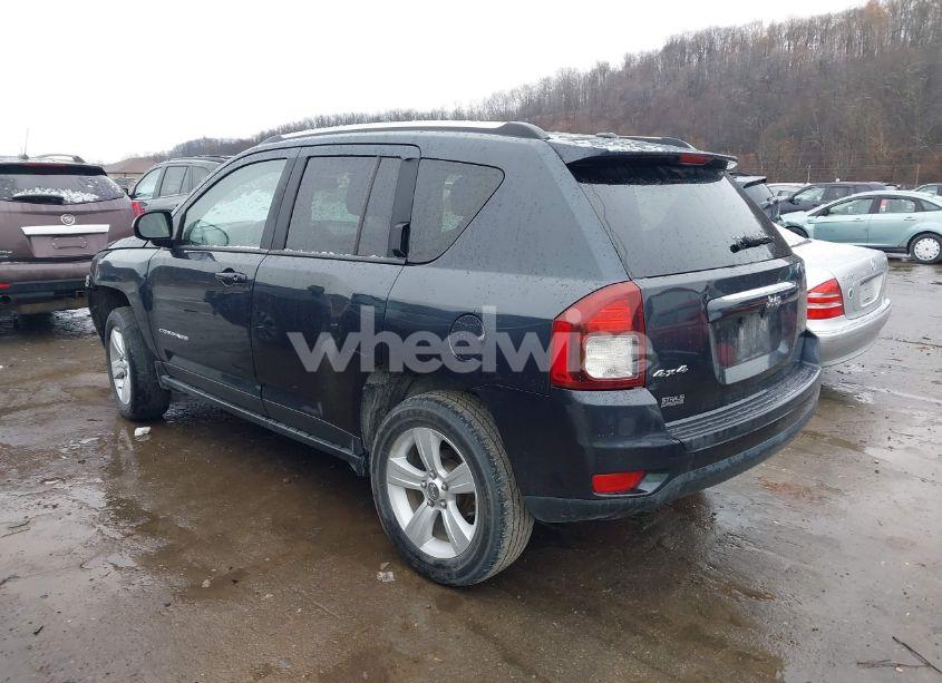 Photo 3 of 2014 Jeep Compass LATITUDE (VIN 1C4NJDEB5ED661172)