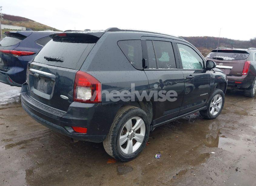 Photo 4 of 2014 Jeep Compass LATITUDE (VIN 1C4NJDEB5ED661172)
