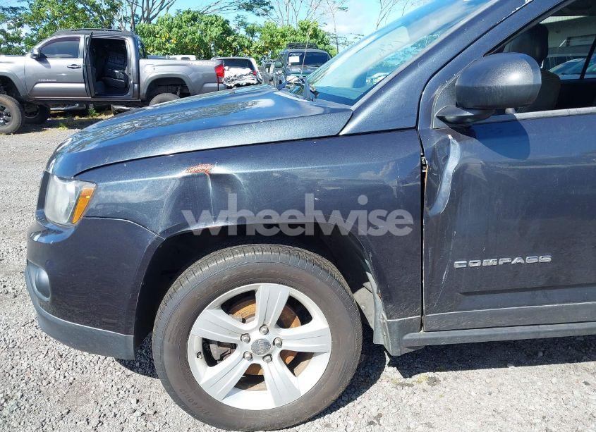 Photo 12 of 2014 Jeep Compass LATITUDE (VIN 1C4NJDEB5ED686668)