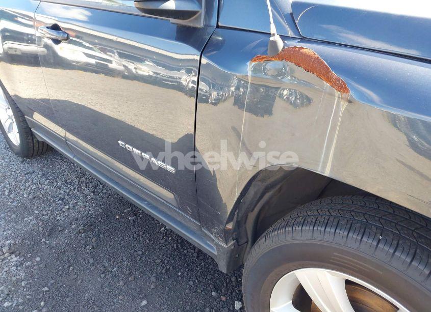 Photo 15 of 2014 Jeep Compass LATITUDE (VIN 1C4NJDEB5ED686668)