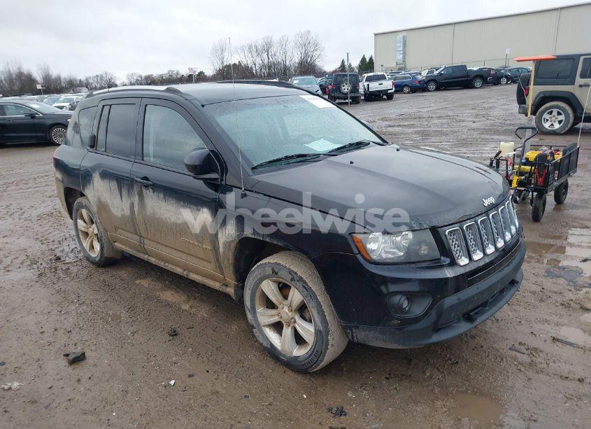 2014 Jeep Compass LATITUDE (VIN 1C4NJDEB5ED734489) main photo