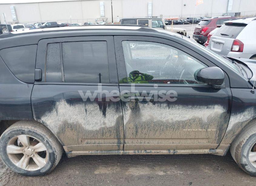 Photo 13 of 2014 Jeep Compass LATITUDE (VIN 1C4NJDEB5ED734489)