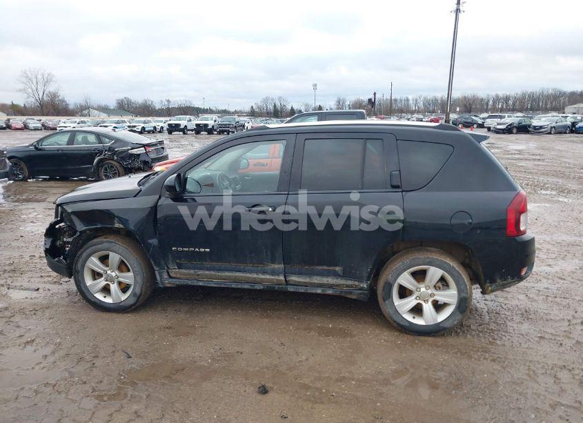Photo 14 of 2014 Jeep Compass LATITUDE (VIN 1C4NJDEB5ED734489)