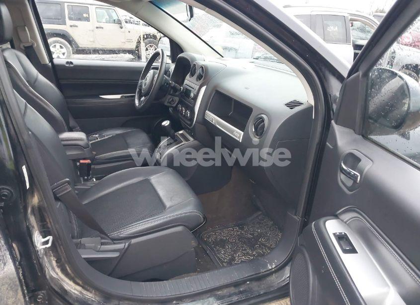 Photo 5 of 2014 Jeep Compass LATITUDE (VIN 1C4NJDEB5ED734489)