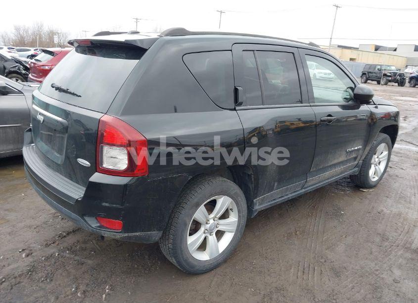 Photo 4 of 2014 Jeep Compass LATITUDE (VIN 1C4NJDEB5ED741121)
