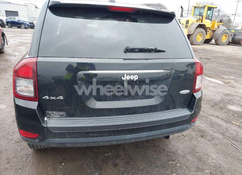 Photo 6 of 2014 Jeep Compass LATITUDE (VIN 1C4NJDEB5ED741121)