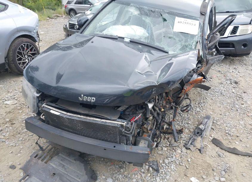 Photo 10 of 2014 Jeep Compass LATITUDE (VIN 1C4NJDEB5ED741300)