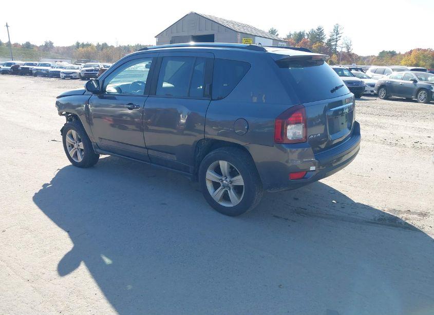 Photo 3 of 2014 Jeep Compass LATITUDE (VIN 1C4NJDEB5ED788732)