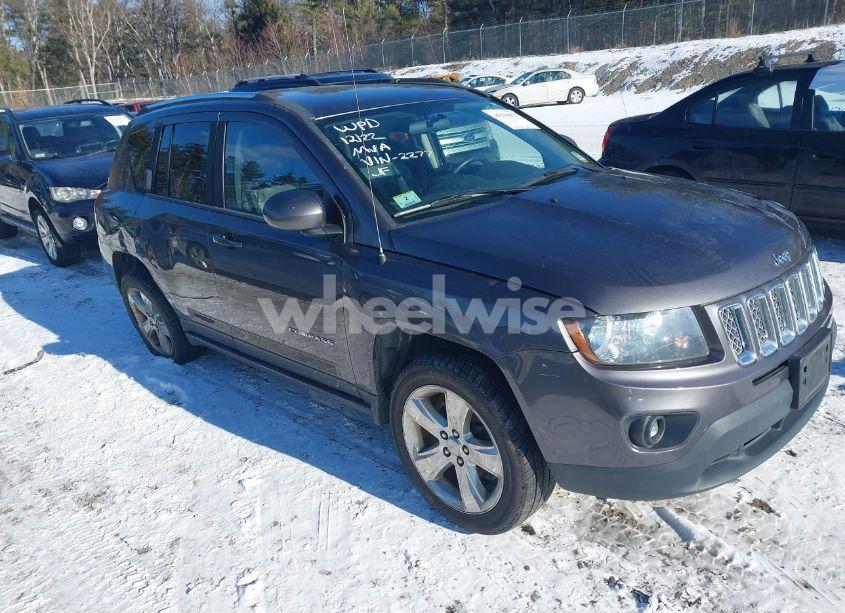 2014 Jeep Compass LATITUDE (VIN 1C4NJDEB5ED792277) main photo