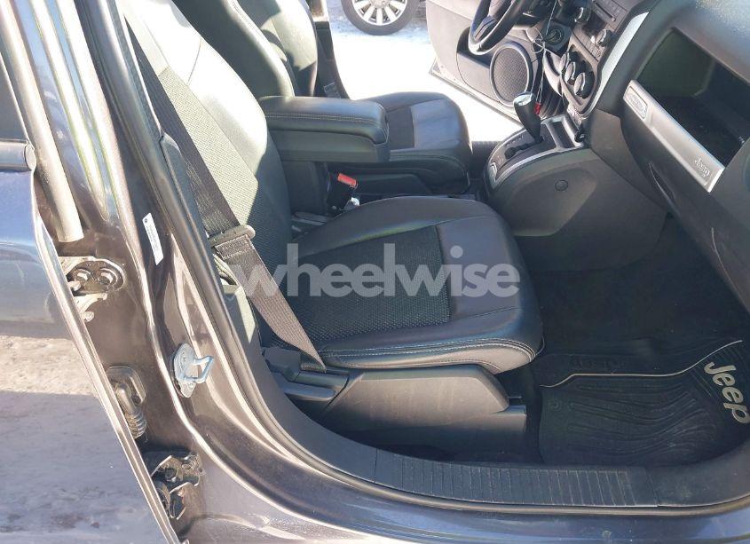 Photo 5 of 2014 Jeep Compass LATITUDE (VIN 1C4NJDEB5ED792277)