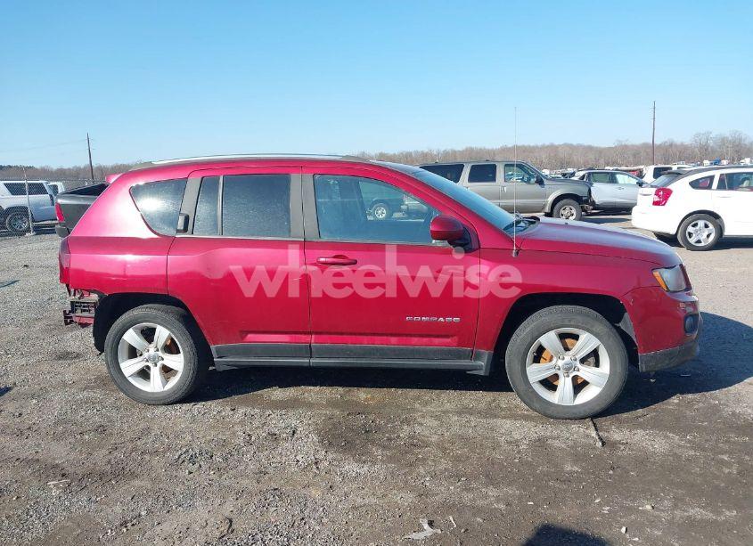 Photo 14 of 2014 Jeep Compass LATITUDE (VIN 1C4NJDEB5ED809949)