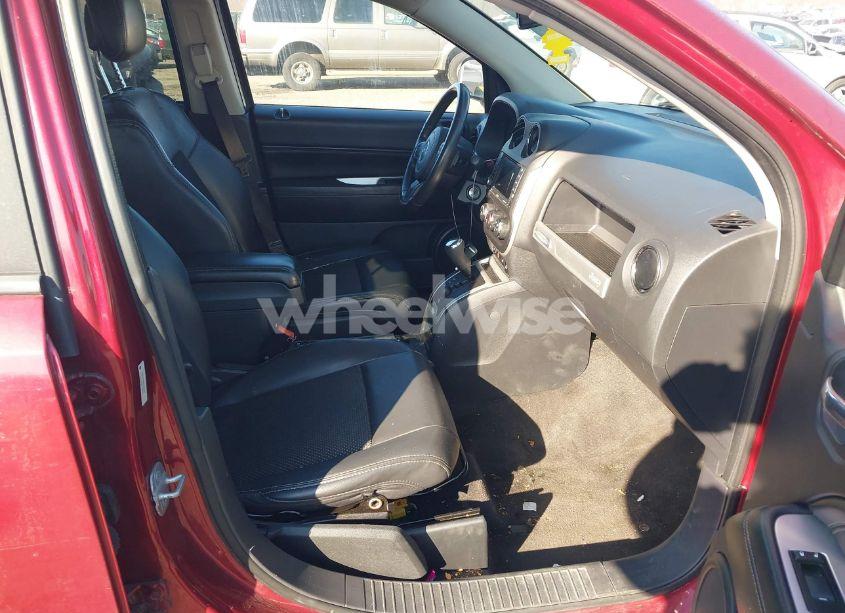 Photo 5 of 2014 Jeep Compass LATITUDE (VIN 1C4NJDEB5ED809949)