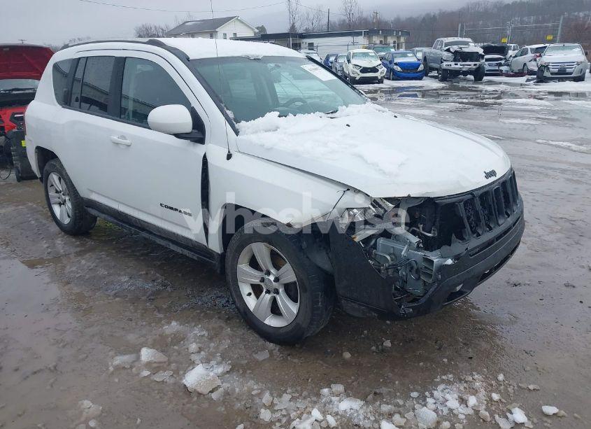 2014 Jeep Compass LATITUDE (VIN 1C4NJDEB5ED892184) main photo