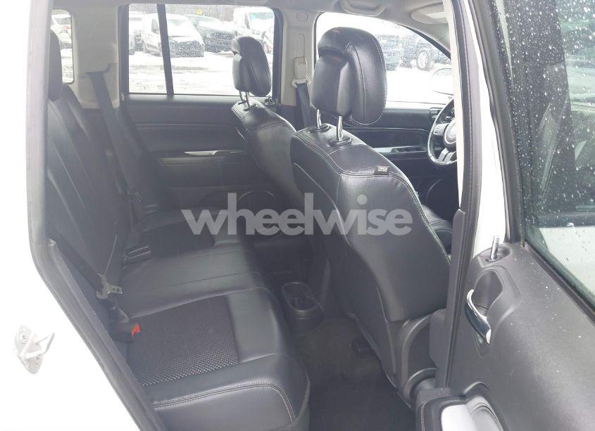 Photo 8 of 2014 Jeep Compass LATITUDE (VIN 1C4NJDEB5ED892184)