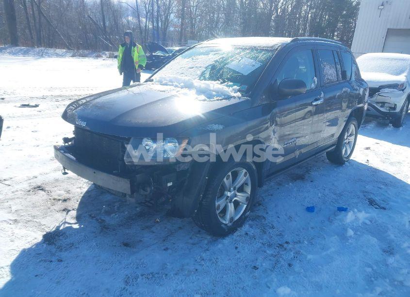 Photo 2 of 2014 Jeep Compass LATITUDE (VIN 1C4NJDEB5ED904592)