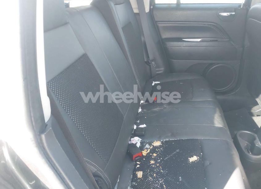 Photo 8 of 2014 Jeep Compass LATITUDE (VIN 1C4NJDEB5ED904592)