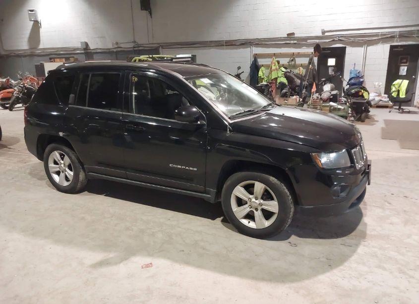 2014 Jeep Compass LATITUDE (VIN 1C4NJDEB5ED904642) main photo