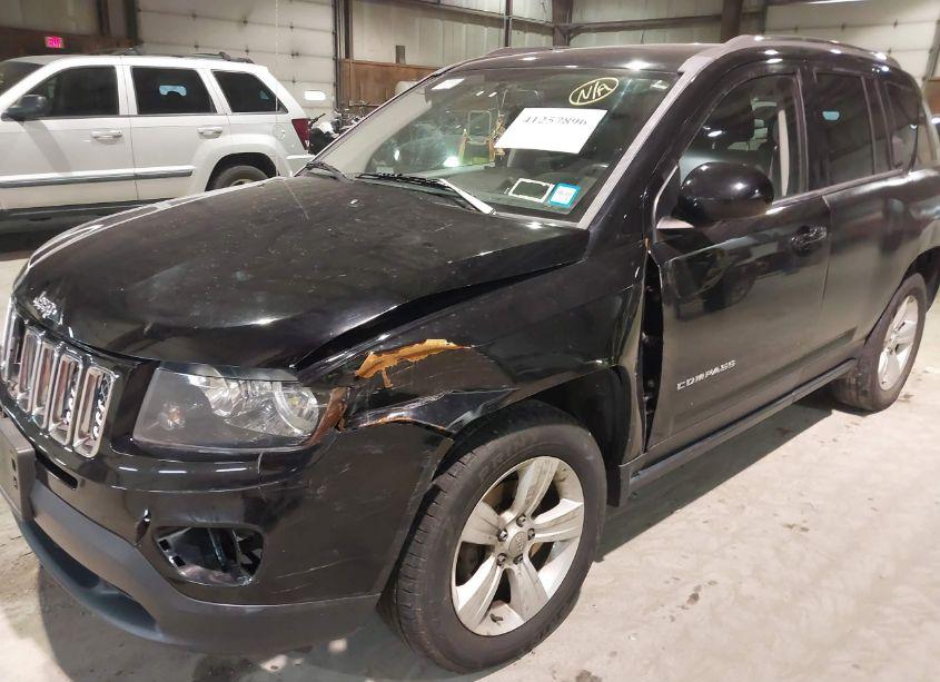 Photo 6 of 2014 Jeep Compass LATITUDE (VIN 1C4NJDEB5ED904642)