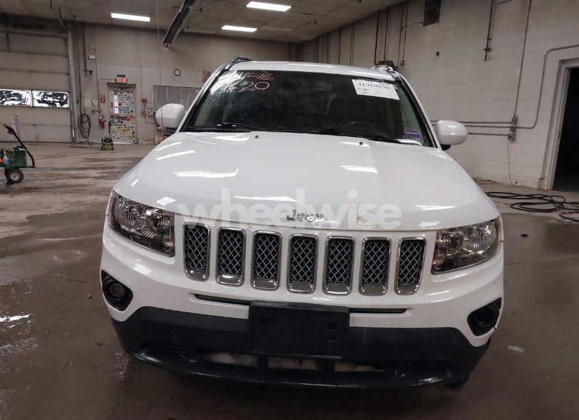 Photo 11 of 2016 Jeep Compass LATITUDE (VIN 1C4NJDEB5GD544372)