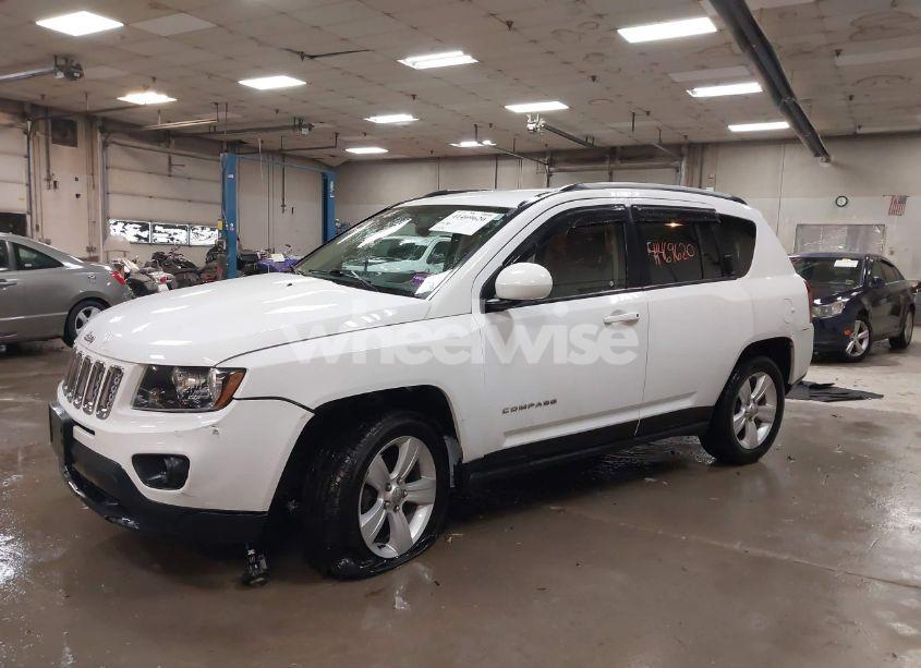 Photo 2 of 2016 Jeep Compass LATITUDE (VIN 1C4NJDEB5GD544372)