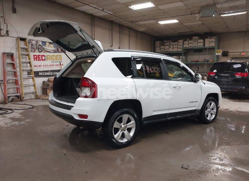 Photo 4 of 2016 Jeep Compass LATITUDE (VIN 1C4NJDEB5GD544372)