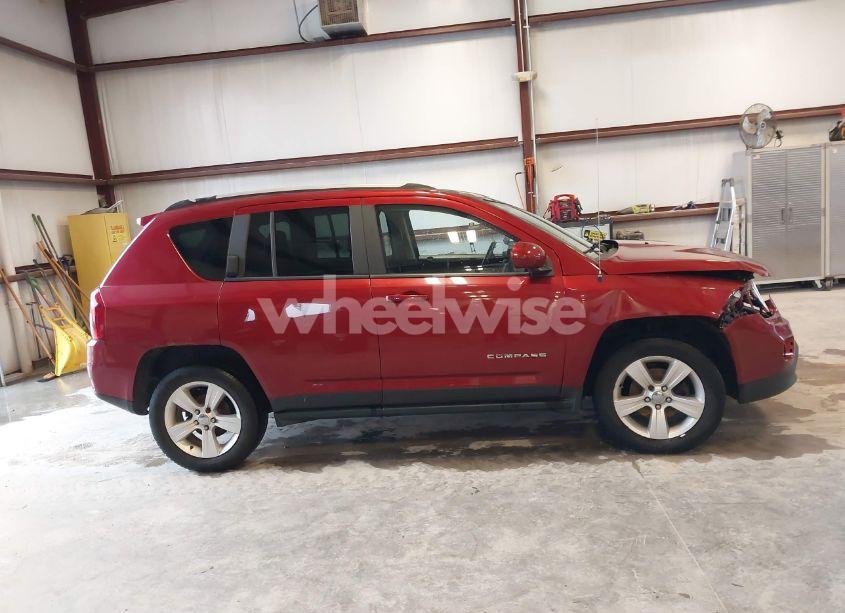 Photo 13 of 2016 Jeep Compass LATITUDE (VIN 1C4NJDEB5GD587688)