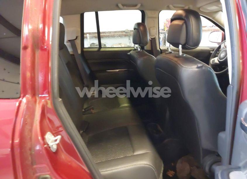 Photo 8 of 2016 Jeep Compass LATITUDE (VIN 1C4NJDEB5GD587688)