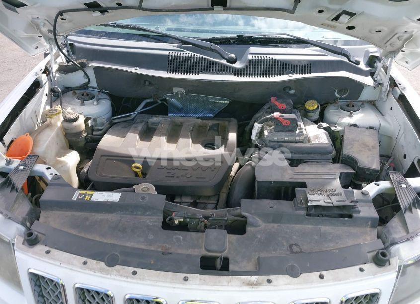 Photo 10 of 2016 Jeep Compass LATITUDE (VIN 1C4NJDEB5GD631138)