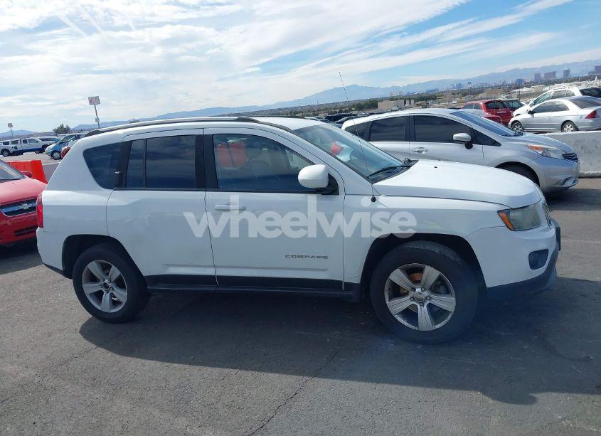 Photo 13 of 2016 Jeep Compass LATITUDE (VIN 1C4NJDEB5GD631138)