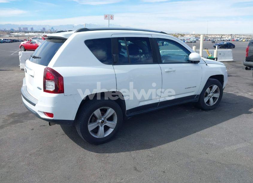 Photo 4 of 2016 Jeep Compass LATITUDE (VIN 1C4NJDEB5GD631138)