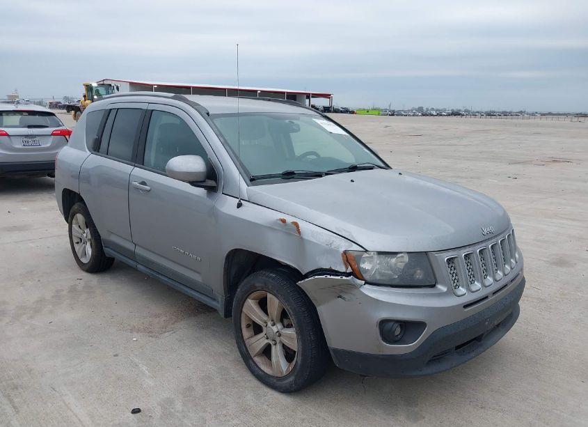 2016 Jeep Compass LATITUDE (VIN 1C4NJDEB5GD661627) main photo