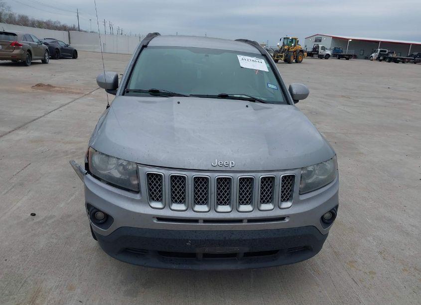Photo 12 of 2016 Jeep Compass LATITUDE (VIN 1C4NJDEB5GD661627)