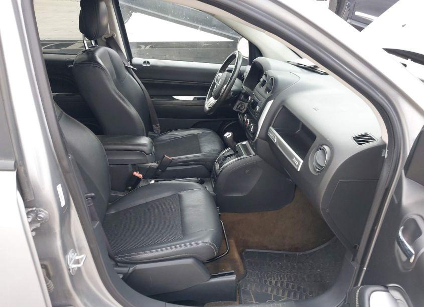 Photo 5 of 2016 Jeep Compass LATITUDE (VIN 1C4NJDEB5GD661627)