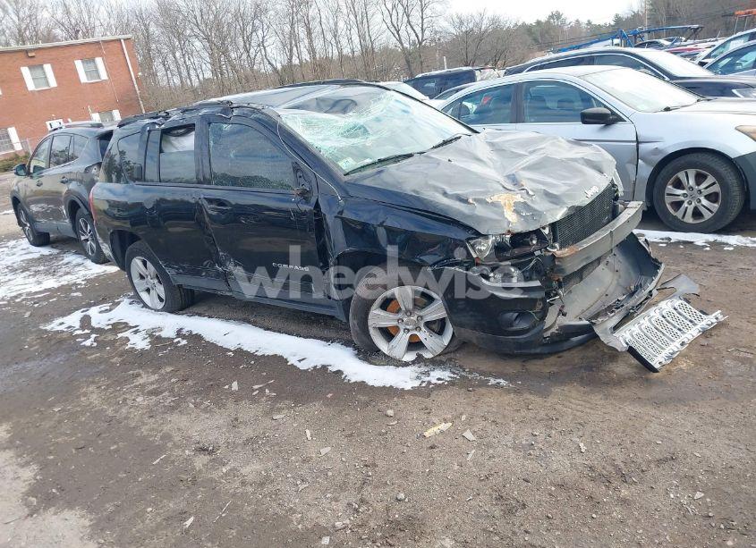 2016 Jeep Compass LATITUDE (VIN 1C4NJDEB5GD746760) main photo