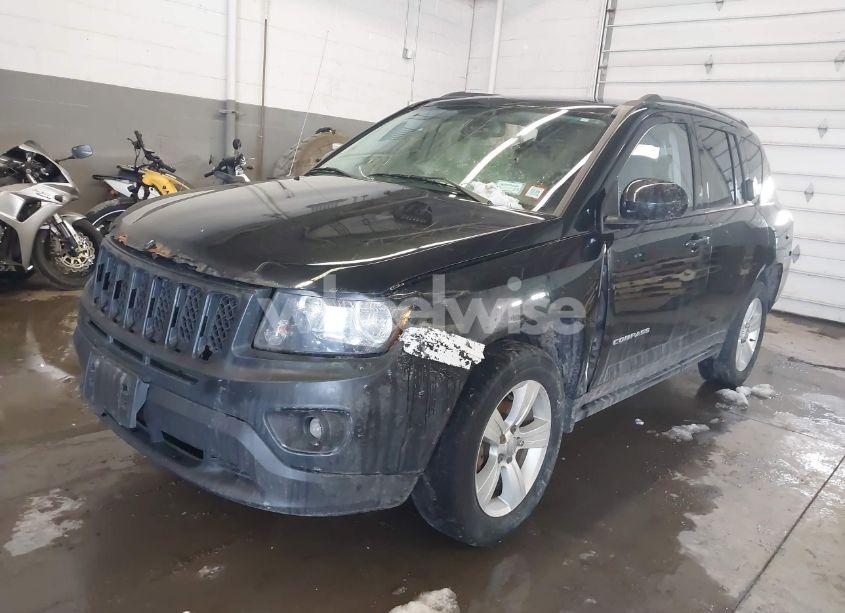 Photo 2 of 2016 Jeep Compass LATITUDE (VIN 1C4NJDEB5GD784912)