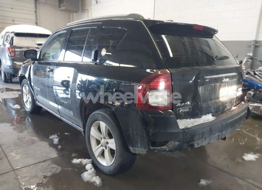 Photo 3 of 2016 Jeep Compass LATITUDE (VIN 1C4NJDEB5GD784912)