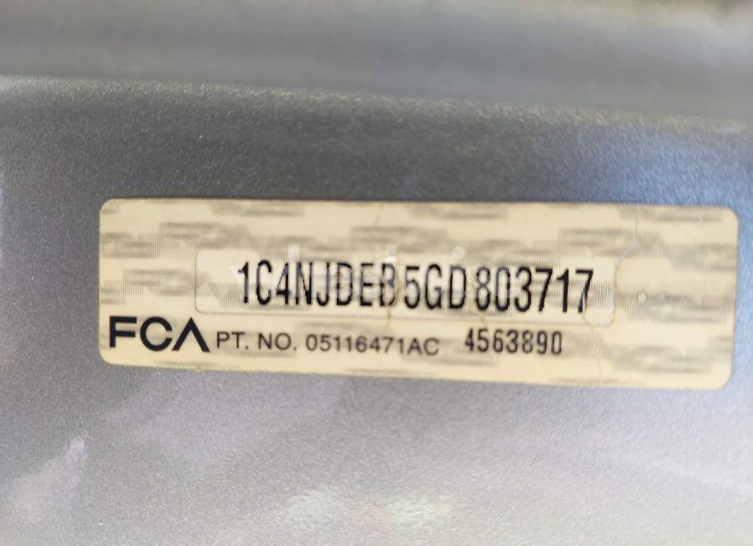 Photo 9 of 2016 Jeep Compass LATITUDE (VIN 1C4NJDEB5GD803717)