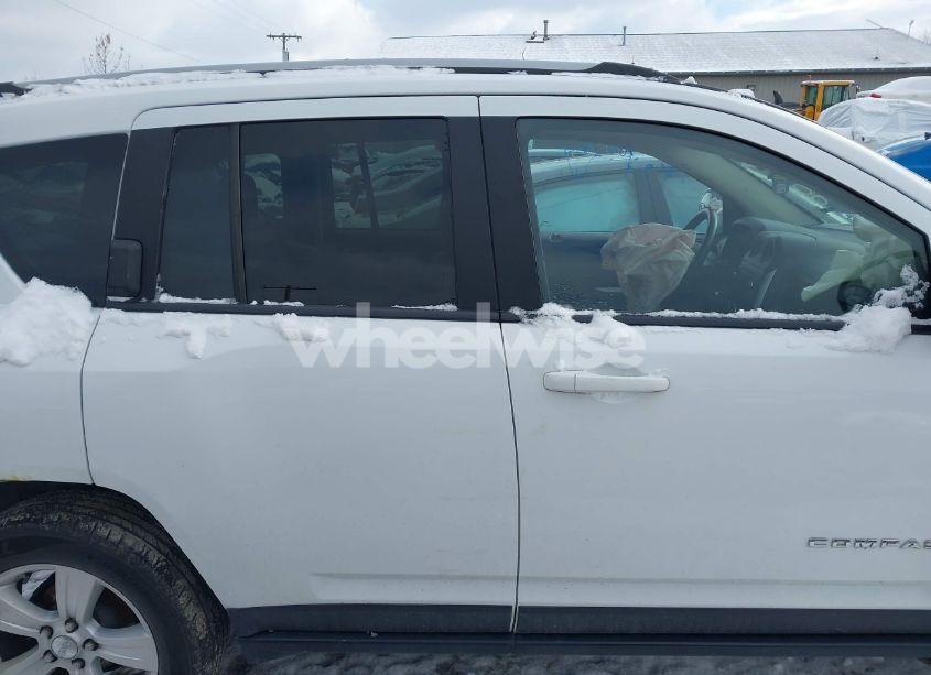 Photo 14 of 2017 Jeep Compass LATITUDE 4X4 (VIN 1C4NJDEB5HD191200)