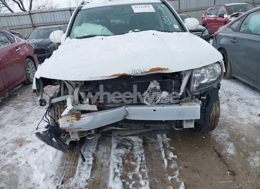 Photo 6 of 2017 Jeep Compass LATITUDE 4X4 (VIN 1C4NJDEB5HD191200)