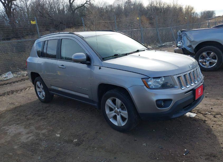 2017 Jeep Compass LATITUDE 4X4 (VIN 1C4NJDEB5HD191214) main photo