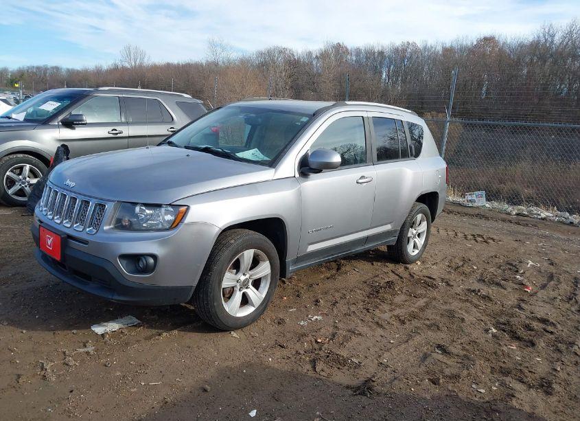 Photo 2 of 2017 Jeep Compass LATITUDE 4X4 (VIN 1C4NJDEB5HD191214)