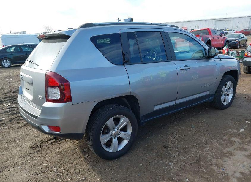 Photo 4 of 2017 Jeep Compass LATITUDE 4X4 (VIN 1C4NJDEB5HD191214)