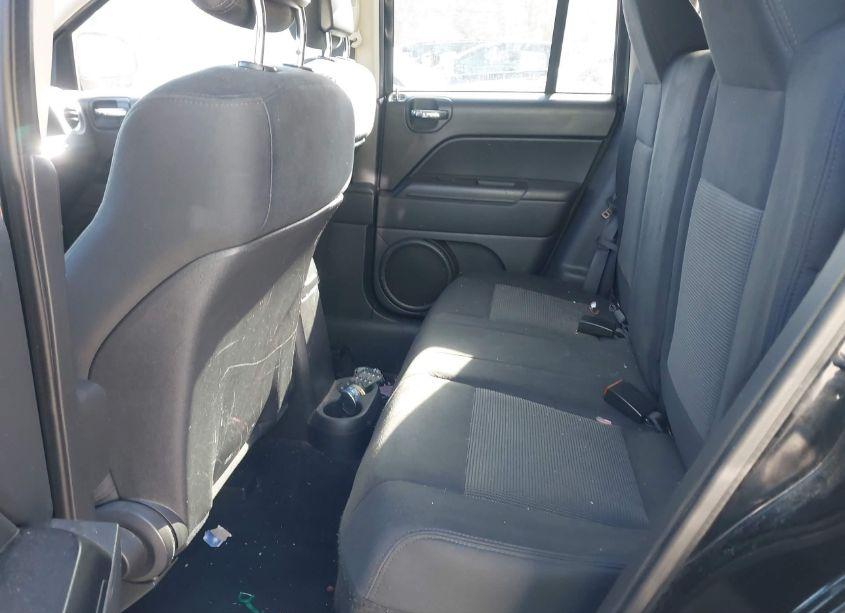 Photo 8 of 2012 Jeep Compass LATITUDE (VIN 1C4NJDEB6CD604802)