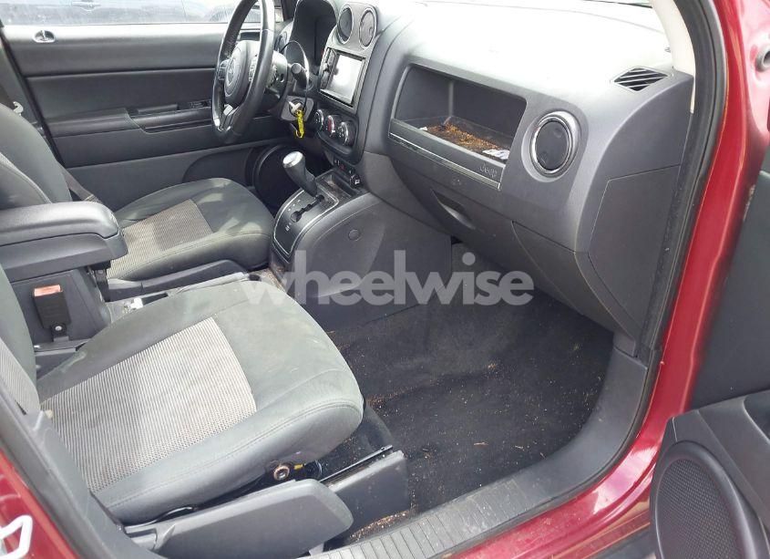 Photo 5 of 2012 Jeep Compass LATITUDE (VIN 1C4NJDEB6CD624936)