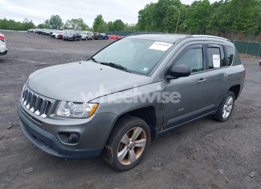 Photo 2 of 2013 Jeep Compass LATITUDE (VIN 1C4NJDEB6DD237188)